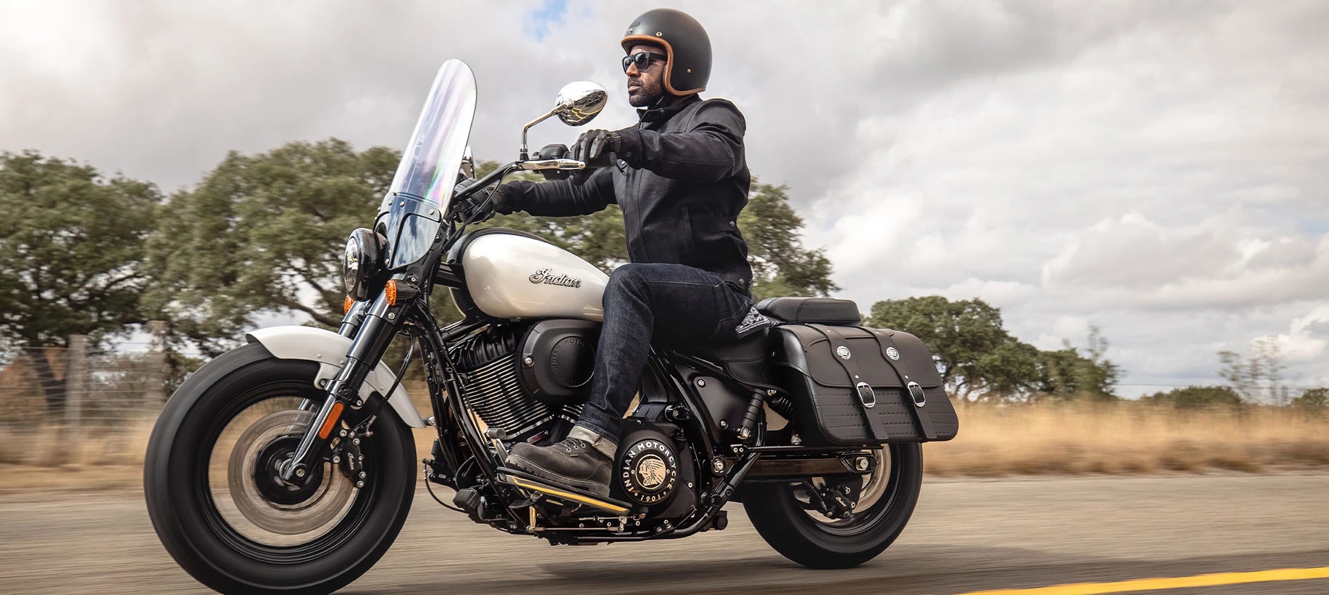 2022 Indian Chief Bagger with a windshield
