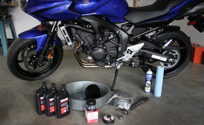 Change-Motorcycle-Oil