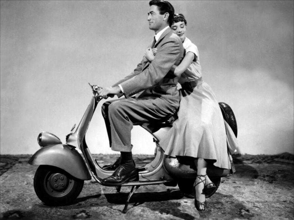 7 Reasons You Should Ride a Scooter Instead of a Motorcycle